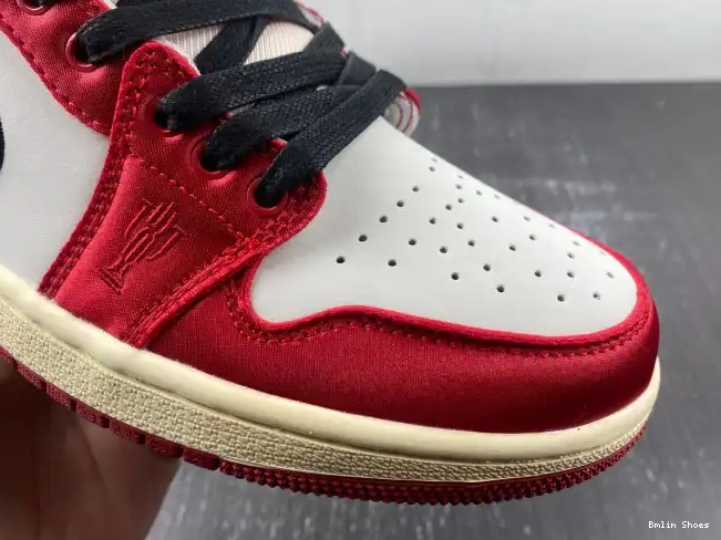 Bmlin FN0432-017 Jordan 1 OG Air Home Low Trophy x Room 0612